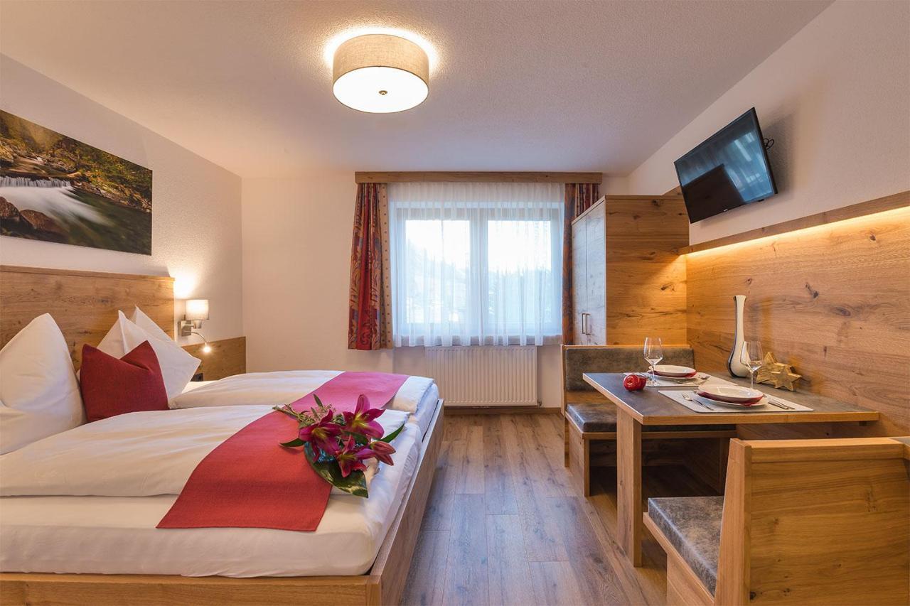 Alpenrose Appartements Burger Evelin Sankt Anton am Arlberg Exterior foto